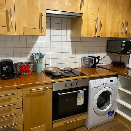Huge And Affordable 3 Bedroom Flat In Hammersmith For 7 People With Welcome Breakfast London Exterior photo